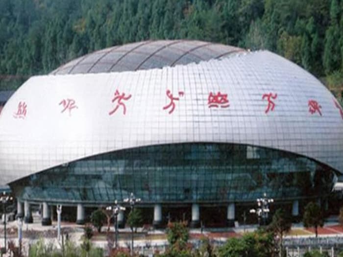 桂平体育中心球形网架加工安装